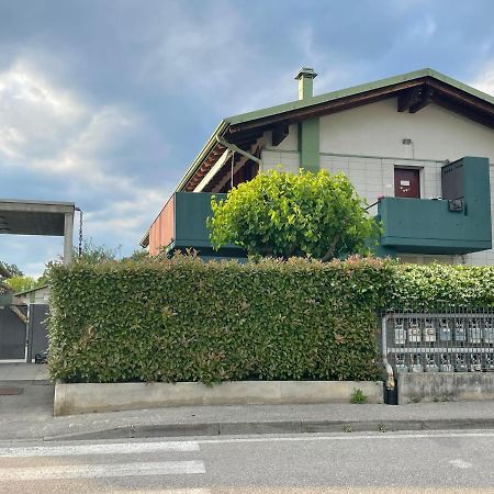 Casa Vacanze Esmeralda Zanica Exteriör bild