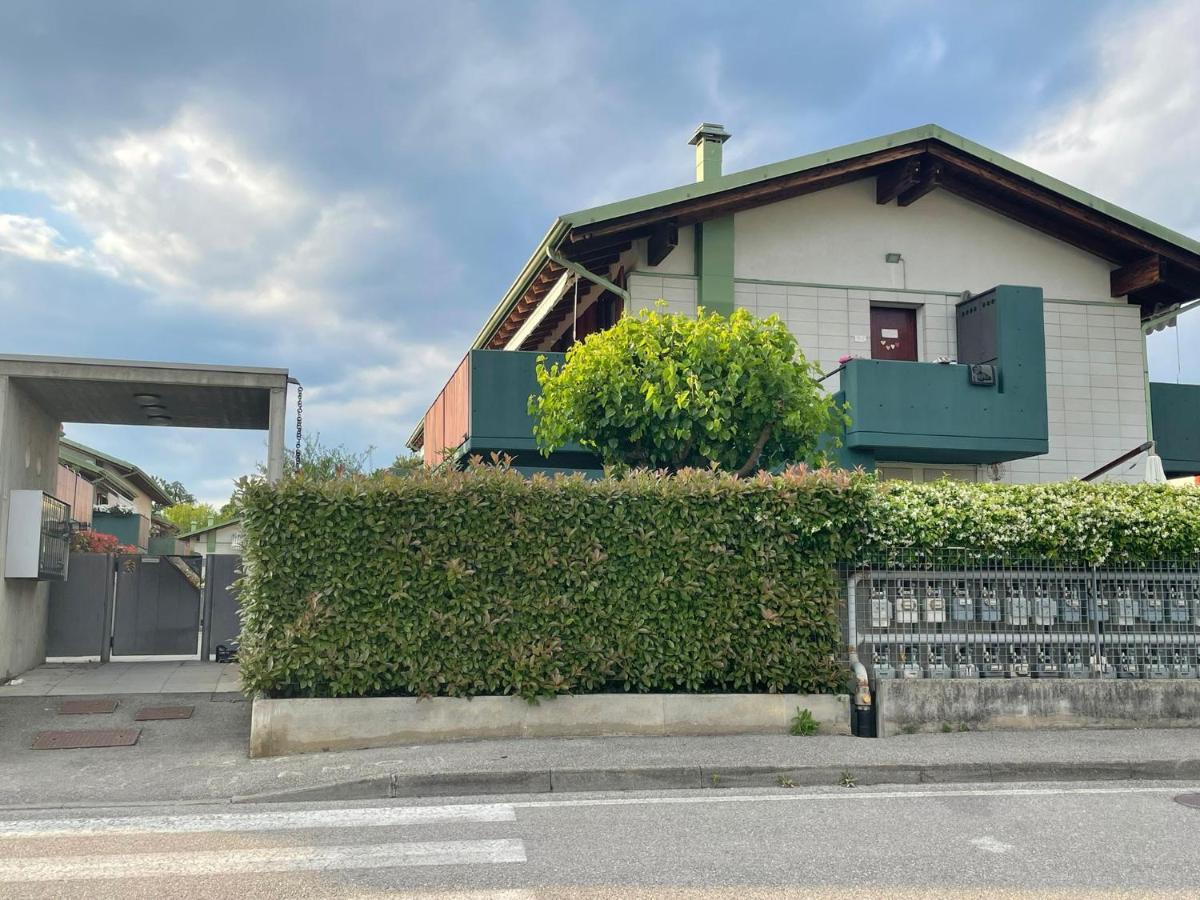 Casa Vacanze Esmeralda Zanica Exteriör bild